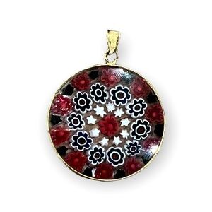 GOLD over 925 silver and glass pendant.
